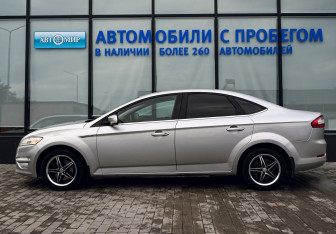 Подержанный автомобиль Ford Mondeo Sedan 2012 года (2 фото)