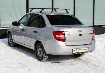 Подержанный автомобиль LADA (ВАЗ) Granta Sedan 2017 года (3 фото)