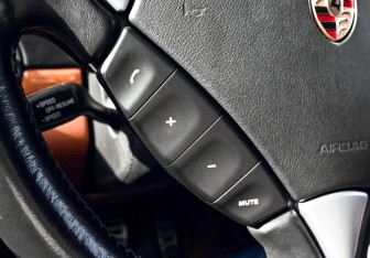 Подержанный автомобиль Porsche Cayenne 2007 года (15 фото)