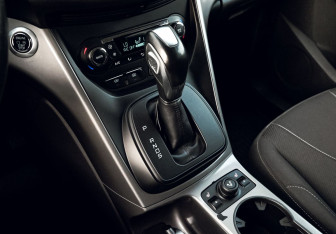 Подержанный автомобиль Ford Kuga 2015 года (12 фото)
