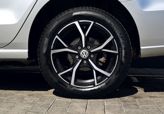 Подержанный автомобиль Volkswagen Polo Sedan 2017 года (23 фото)