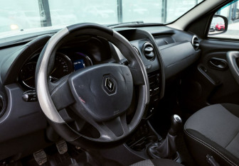 Подержанный автомобиль Renault Duster 2018 года (13 фото)