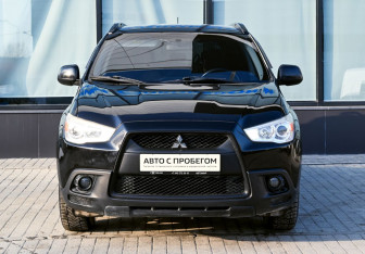 Подержанный автомобиль Mitsubishi ASX 2010 года (8 фото)