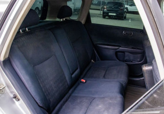 Подержанный автомобиль Honda Civic Hatchback 2001 года (12 фото)