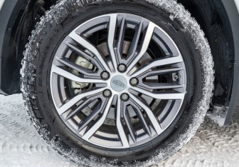 Подержанный автомобиль Geely Atlas Pro 2023 года (20 фото)