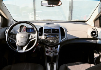 Подержанный автомобиль Chevrolet Aveo Sedan 2012 года (18 фото)