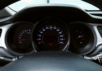 Подержанный автомобиль Kia Ceed Hatchback 2015 года (9 фото)