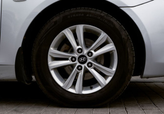 Подержанный автомобиль Hyundai Sonata 2011 года (21 фото)