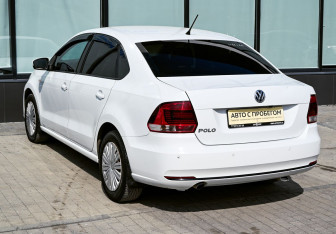 Подержанный автомобиль Volkswagen Polo Sedan 2015 года (3 фото)