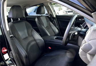 Подержанный автомобиль Honda Insight Sedan 2018 года (15 фото)
