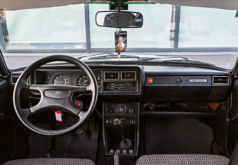Подержанный автомобиль LADA (ВАЗ) 2107 1999 года (10 фото)