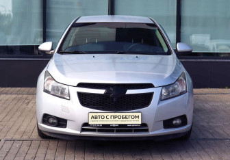Подержанный автомобиль Chevrolet Cruze Sedan 2011 года (8 фото)