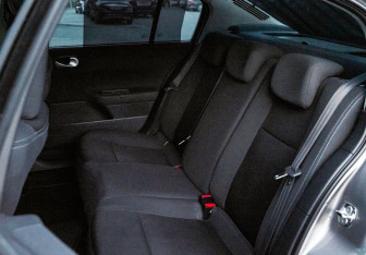 Подержанный автомобиль Renault Megane Sedan 2008 года (15 фото)