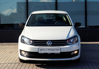 Подержанный автомобиль Volkswagen Polo Sedan 2019 года (8 фото)