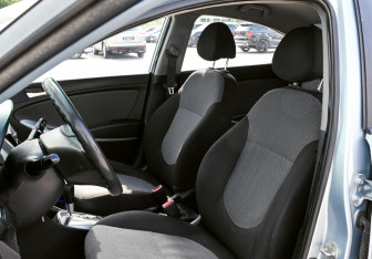Подержанный автомобиль Hyundai Solaris Sedan 2010 года (14 фото)