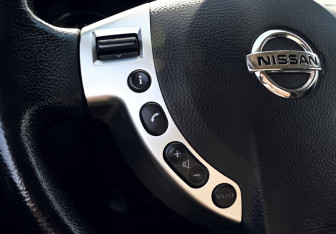 Подержанный автомобиль Nissan Qashqai 2012 года (14 фото)