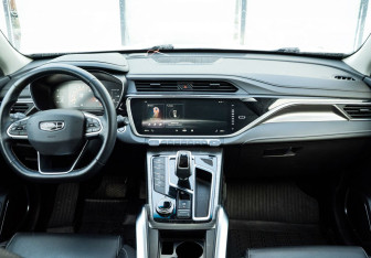 Подержанный автомобиль Geely Atlas Pro 2023 года (11 фото)