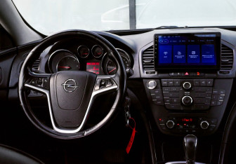 Подержанный автомобиль Opel Insignia Sedan 2013 года (18 фото)