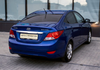 Подержанный автомобиль Hyundai Solaris Sedan 2011 года (5 фото)
