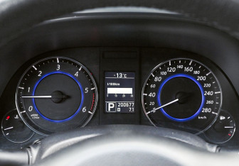 Подержанный автомобиль Infiniti FX 2012 года (18 фото)