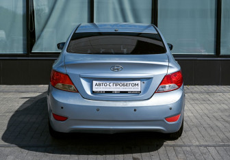 Подержанный автомобиль Hyundai Solaris Sedan 2010 года (4 фото)