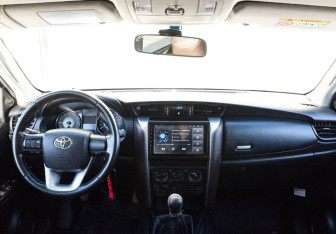 Подержанный автомобиль Toyota Fortuner 2020 года (12 фото)