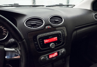 Подержанный автомобиль Ford Focus Sedan 2008 года (10 фото)