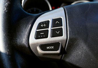 Подержанный автомобиль Mitsubishi ASX 2010 года (14 фото)