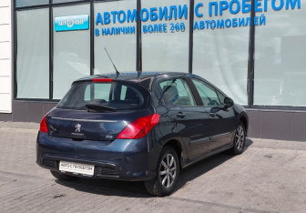 Подержанный автомобиль Peugeot 308 Hatchback 2012 года (5 фото)
