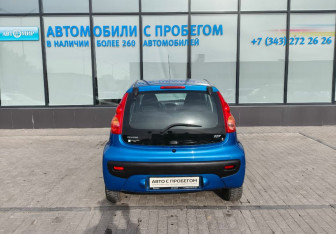 Подержанный автомобиль Peugeot 107 2009 года (4 фото)