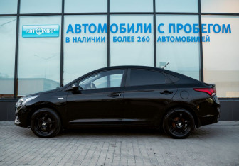 Подержанный автомобиль Hyundai Solaris Sedan 2017 года (2 фото)