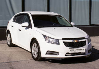Подержанный автомобиль Chevrolet Cruze Hatchback 2012 года (7 фото)