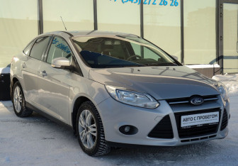 Подержанный автомобиль Ford Focus Sedan 2012 года (7 фото)