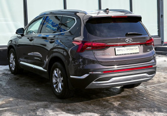 Подержанный автомобиль Hyundai Santa Fe 2021 года (3 фото)