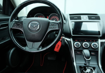 Подержанный автомобиль Mazda 6 Liftback 2007 года (10 фото)