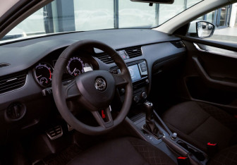 Подержанный автомобиль Skoda Octavia Liftback 2018 года (13 фото)