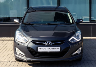 Подержанный автомобиль Hyundai i40 Sedan 2013 года (8 фото)