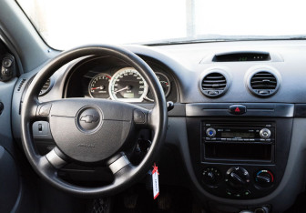 Подержанный автомобиль Chevrolet Lacetti Wagon 2011 года (11 фото)