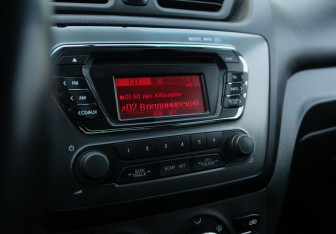 Подержанный автомобиль Kia Rio Sedan 2014 года (11 фото)