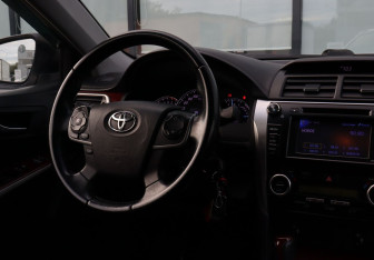 Подержанный автомобиль Toyota Camry Sedan 2012 года (20 фото)