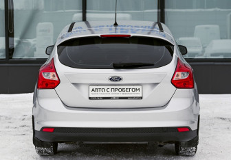 Подержанный автомобиль Ford Focus Hatchback 2011 года (4 фото)