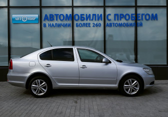 Подержанный автомобиль Skoda Octavia Liftback 2012 года (6 фото)