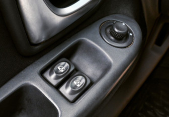 Подержанный автомобиль Renault Symbol 2008 года (12 фото)