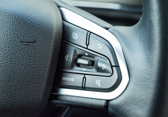 Подержанный автомобиль Geely Atlas Pro 2023 года (12 фото)