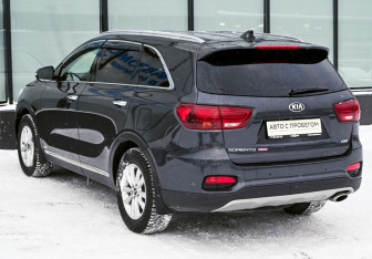 Подержанный автомобиль Kia Sorento 2018 года (3 фото)