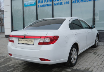 Подержанный автомобиль Chevrolet Epica 2010 года (5 фото)