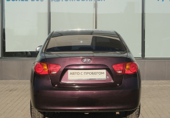 Подержанный автомобиль Hyundai Elantra Sedan 2008 года (4 фото)