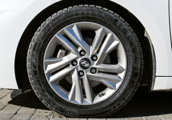 Подержанный автомобиль Hyundai Elantra Sedan 2019 года (19 фото)