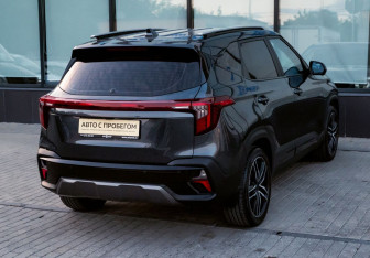 Подержанный автомобиль Kia Seltos 2022 года (5 фото)