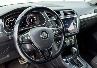 Подержанный автомобиль Volkswagen Tiguan 2018 года (10 фото)